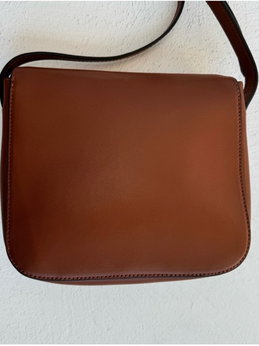 Banana Republic Leather Saddle Bag Crossbody Buckle Magnetic Closure Cognac Gold - Picture 3 of 6